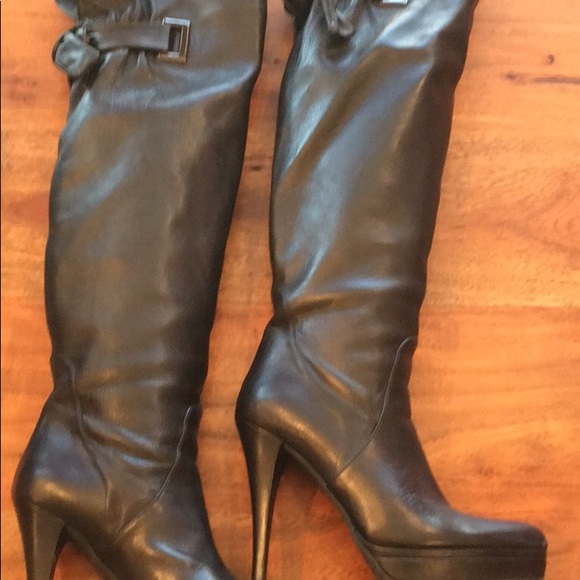 Over the knee black boots - Picture 6 of 8